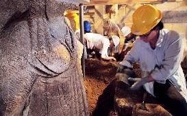 Αμφίπολη τάφος Καστά Μακεδονία Μέγας Αλέξανδρος ανασκαφές τύμβος αρχαία Ελλάδα amfipoli amphipoli peristeri